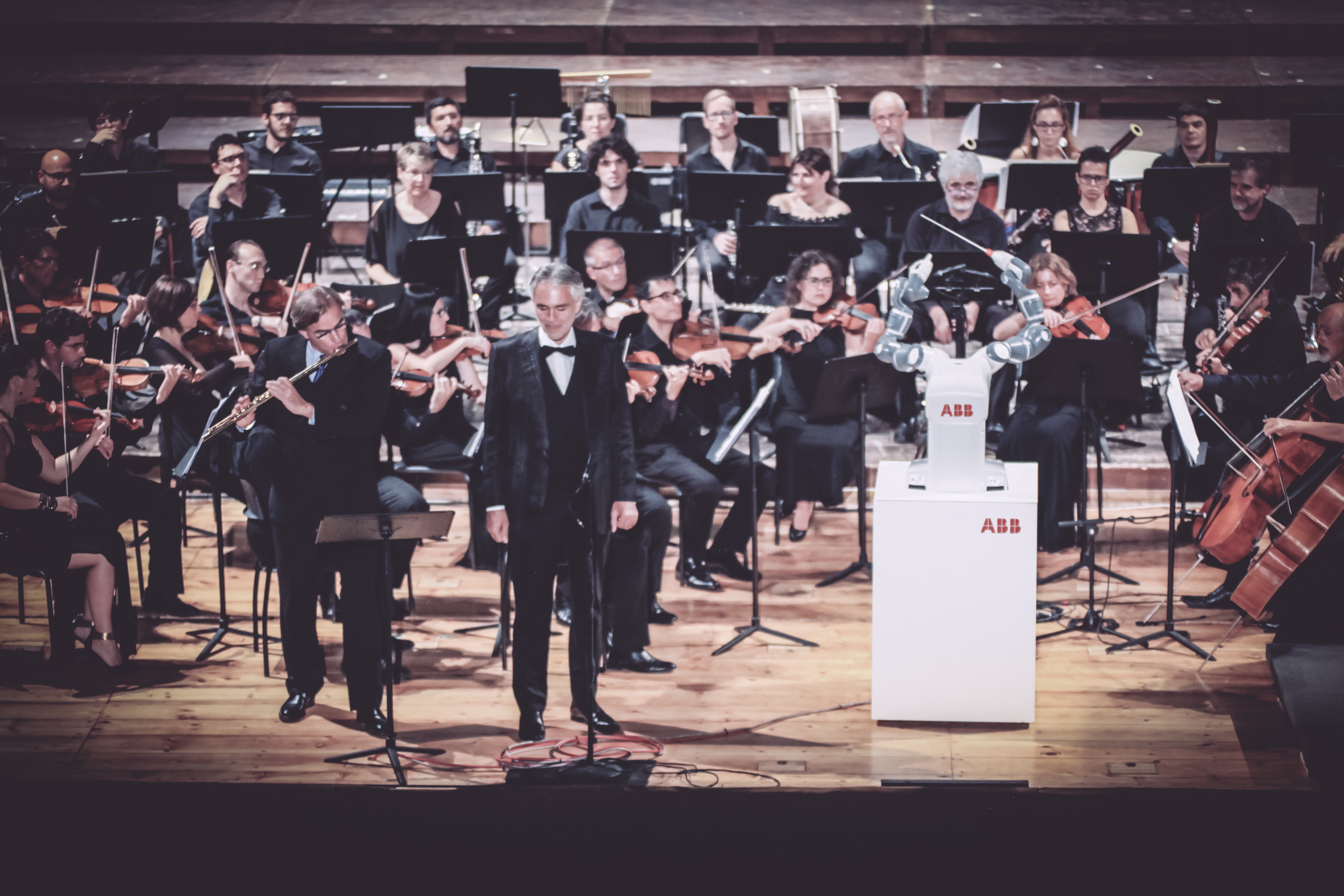 Sanat yönetmeni - insan orkestrası Sanat yönetmeni - insan orkestrası