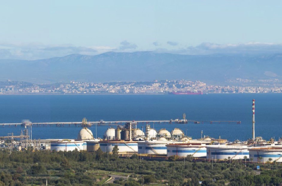 L’impianto di raffinazione Sarlux a Sarroch
