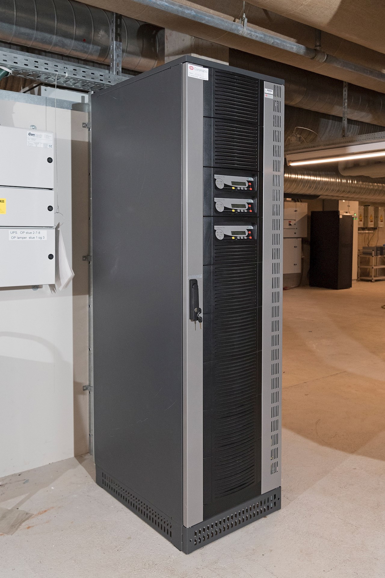 ABB’s UPS-anlæg på Sjællands Universitetshospital Køge sikrer forsyningen til operationsstuer, intensivafdeling og blodprøvelaboratoriet.