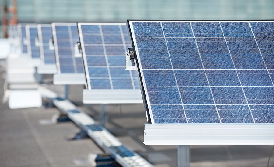 Aurinkovoimalan vaihtosuuntaaja, eli invertteri, muuntaa aurinkopaneelien tasasähkön sähköverkkoon soveltuvaksi vaihtosähköksi. Pitäjänmäen aurinkovoimalaboratorion laajennus valmistuu vuoden 2018 loppuun mennessä.