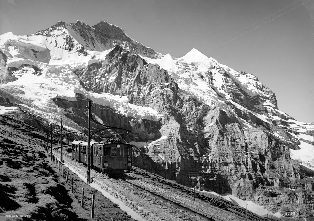 Chemin de fer à crémaillère de la société de chemins de fer Jungfrau (v. 1928)