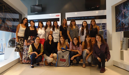  Ingenieras y estudiantes de ingeniería de ABB apoyando la iniciativa. Carolina Santacruz, Mariela Mosquera, Marina Pagano, Carolina Toro, Fabiola Villa, Lorena Cardona, Natalia Moizzes, Teresa Cases, Fernanda Faia, Sabrina Pascual, Cecilia Carrillo, Noelia Portilla, Milagros Adobatto, Carmen Robles Rodríguez, Andrea Rojas.