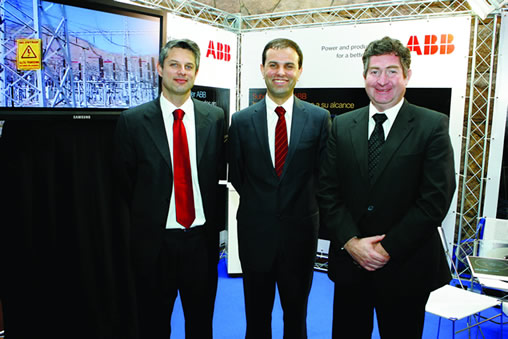  Alfredo Gallegos, Gerente Comercial de las divisiones de Potencia; Cleiton Silva, Sales & Market Manager de la división de Power Generation y Jorge Abraham, Marketing & Sales Manager de Subestaciones de la División Power Systems, todos de ABB en Chile.