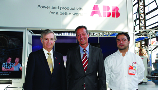 Jorge Bunster, ministro de Energía, José Paiva, Country Manager de ABB en Chile y Julio Carvacho, Embajador de Eficiencia Energética de ABB en Chile.