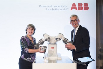 CEO Ulrich Spiesshofer and Professor Manuela Veloso onstage with ABB’s YuMi