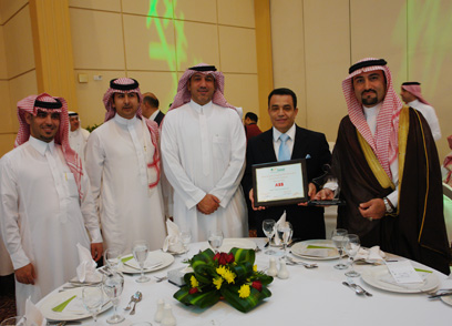 Al-Eqtisadiah award photo02(408x294).jpg