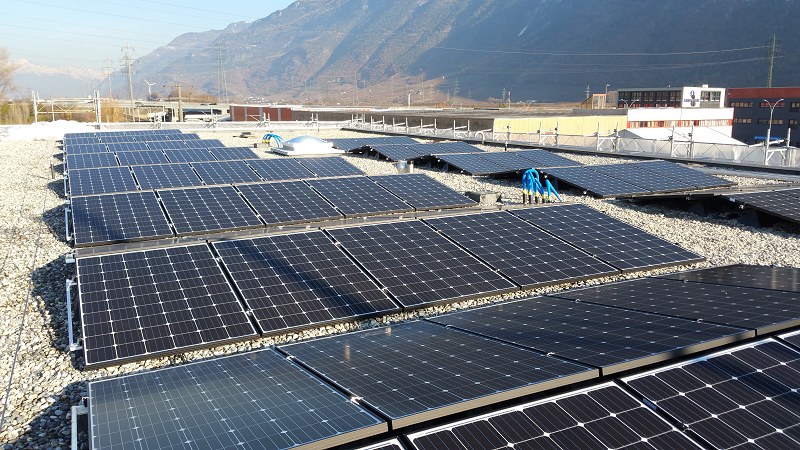 Die Solarmodule auf dem Dach des Unterwerks.