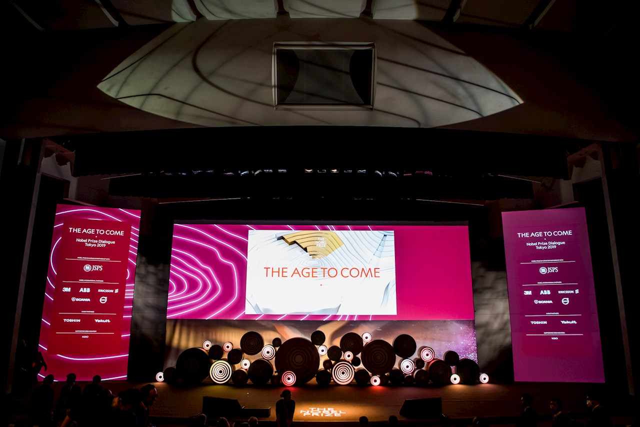 Der Nobel Prize Dialogue 2019 mit dem Thema «The Age to Come» im Pacifico Yokohama National Conference Center. (Foto © Nobel Media)