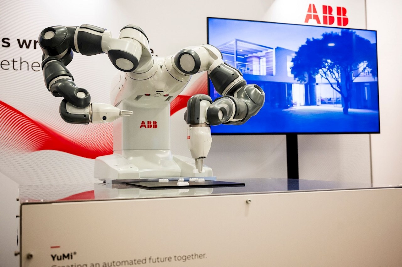 YuMi®, de ABB, el primer robot de dos brazos verdaderamente colaborativo. Imagen: © Nobel Media.
