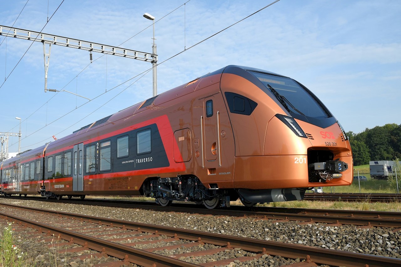 Fast Light Innovative Regional Train (FLIRT) sveitsiläiselle operaattorille Schweizerische Südostbahnille (SOB) ©Stadler