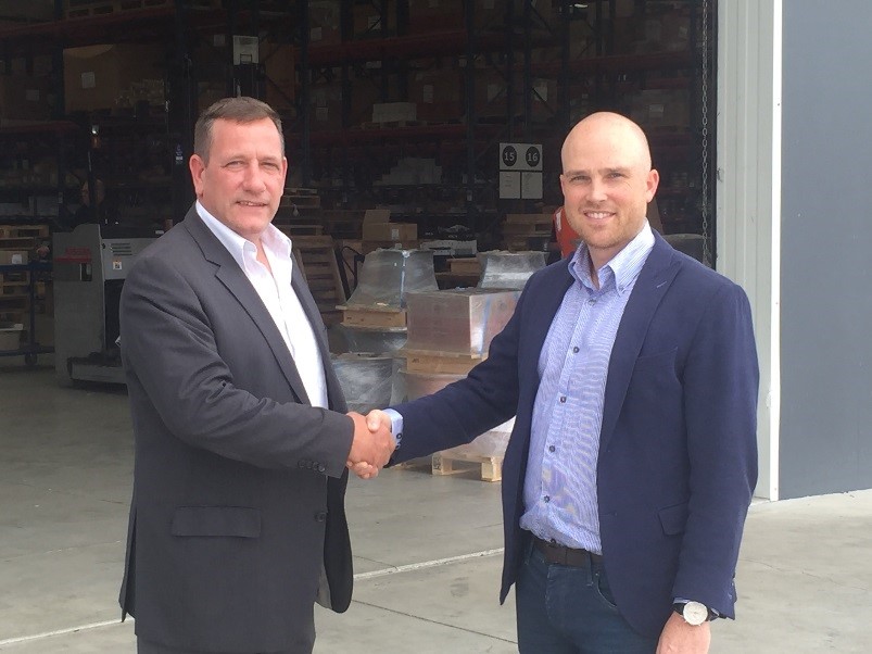ABB’s EL Local Sales and Marketing Manager Chris Thomas (left) and ECS’s Managing Director Terry Rayner formalise channel partnership for electrfiication low voltage products
.