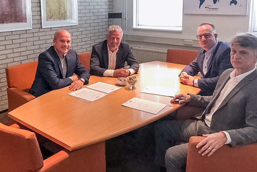 Op de foto v.l.n.r. Jan Bakker - Business Development Manager ABB Measurement & Analytics, Marc Bronwasser - General Manager ABB Measurement & Analytics, Michel de Ruiter - Sales Director Multi Instruments Analytical en Pierre Muller - CEO Multi Instruments Analytical