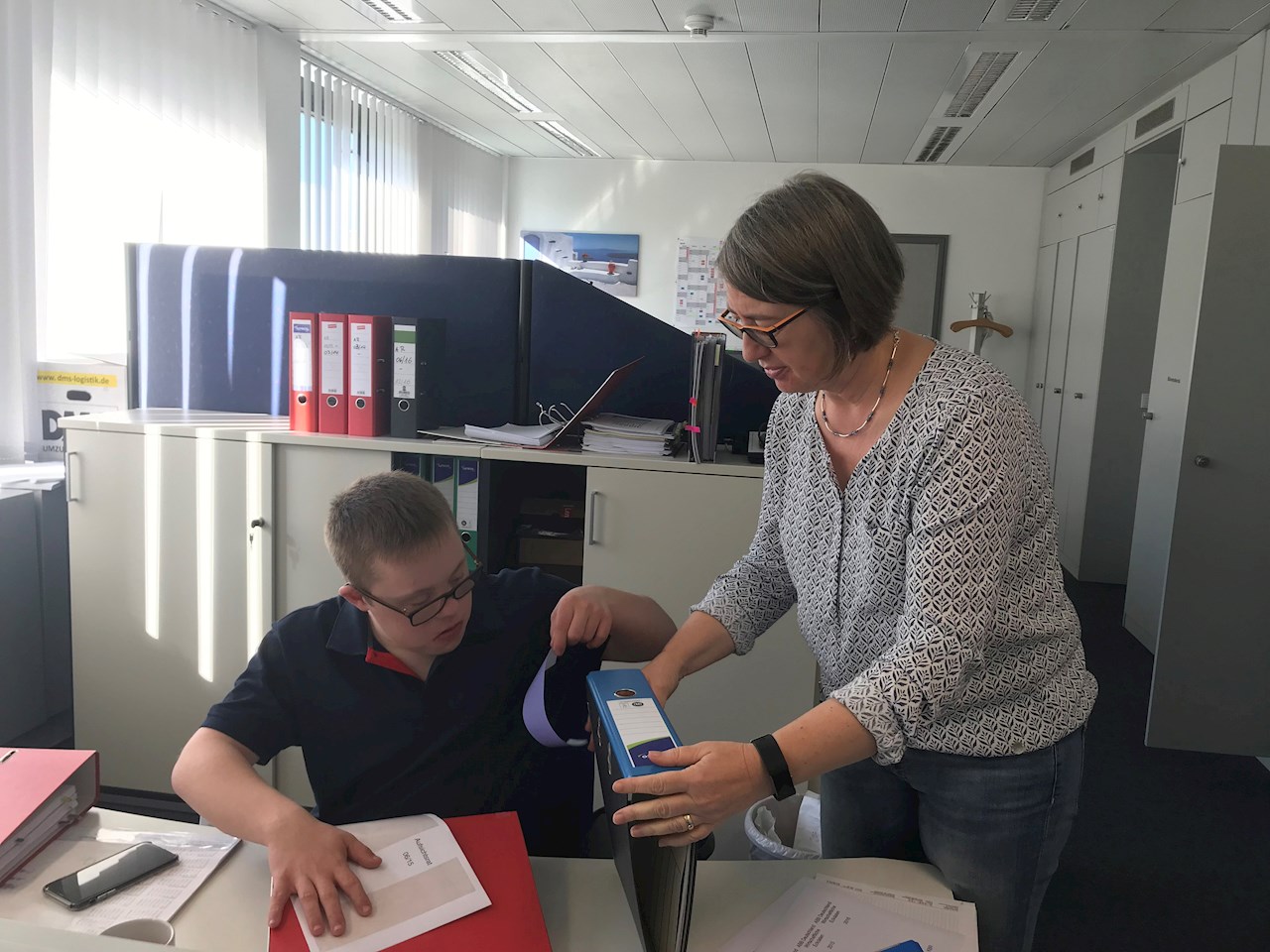 Sehr konzentriert bei der Arbeit – Philipp Russ und Martina Möller.