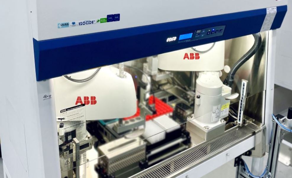 I robot ad alta precisione ABB sono stati impiegati in un nuovo sistema di laboratorio automatizzato, noto come Rapid Automated Volume Enhancer (RAVE)