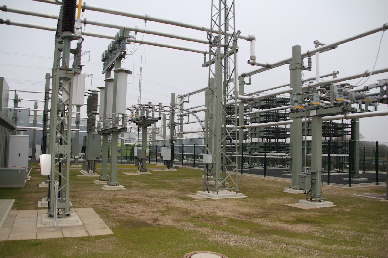 Lösningen finns installerad vid transformatorstationen i Borken och invigdes officiellt av TenneT den 24 januari 2020.