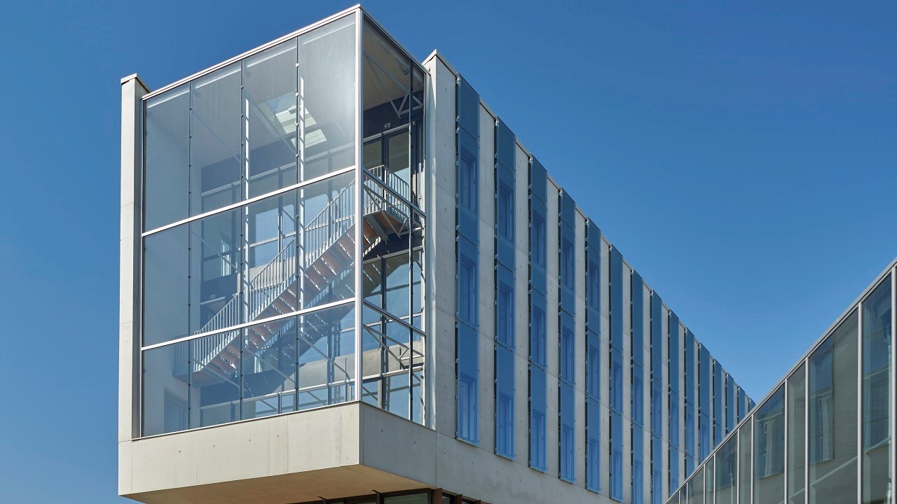 Implementación de espacios de trabajo seguros e inteligentes en Francia con la tecnología de ABB