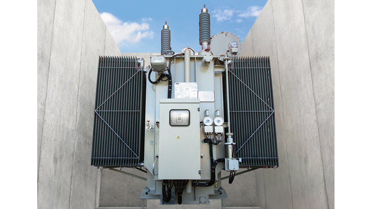 04 Digital gas insulated switchgear uses 30 percent less physical space than comparable systems in traditional substations. Pictured: the TXpert™ Power Transformer.