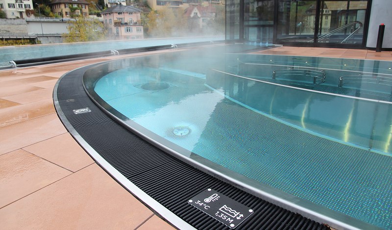 Die neue Wellness-Therme bietet insgesamt rund 1000 Quadratmeter (Thermal-)Wasserfläche.