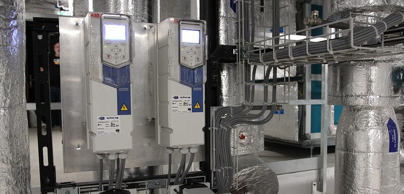 2 der 43 im 47 installierten ACQ580.