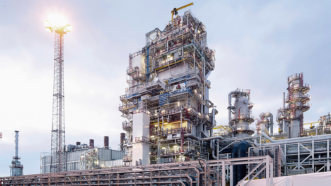 05 A view of a chemical plant in Louisiana, USA, that makes products used in agriculture, cosmetics, food and pharmaceutical. With the Parts Fingerprint analysis the customer could make a sound decision about upgrading their control system.