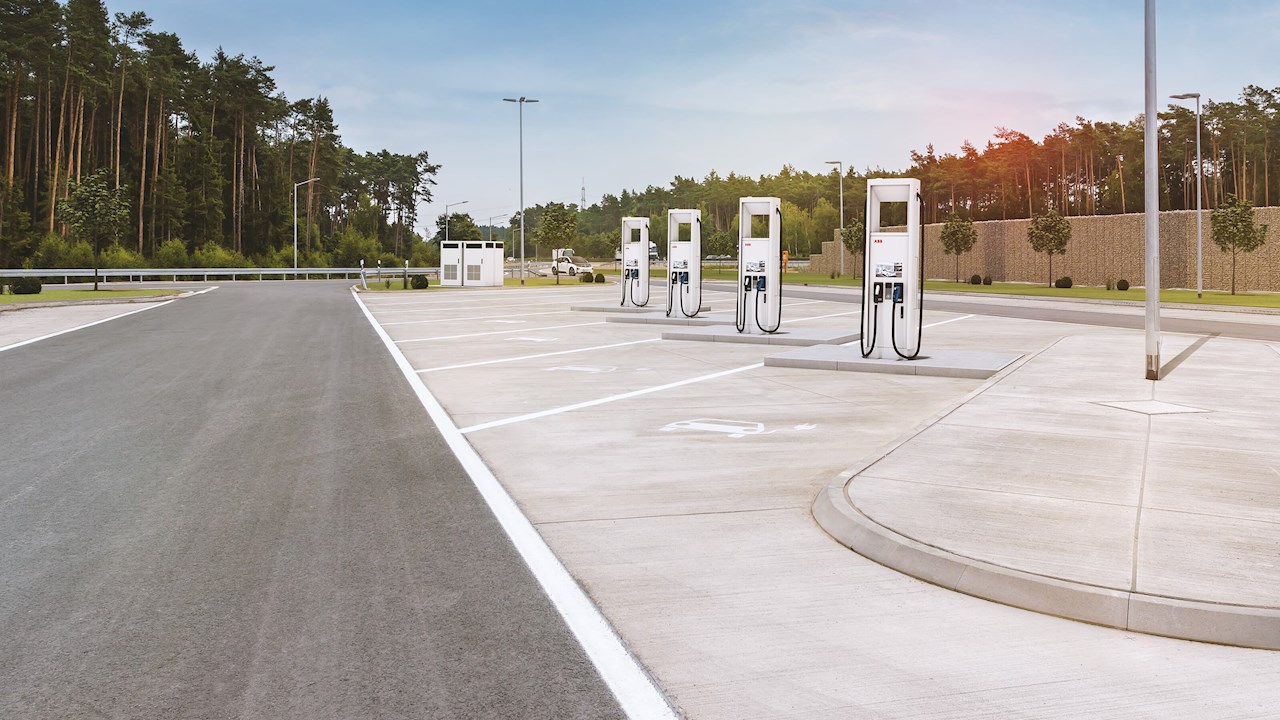 ABB  en Chile refuerza su compromiso con impulsar la electromovilidad en el país