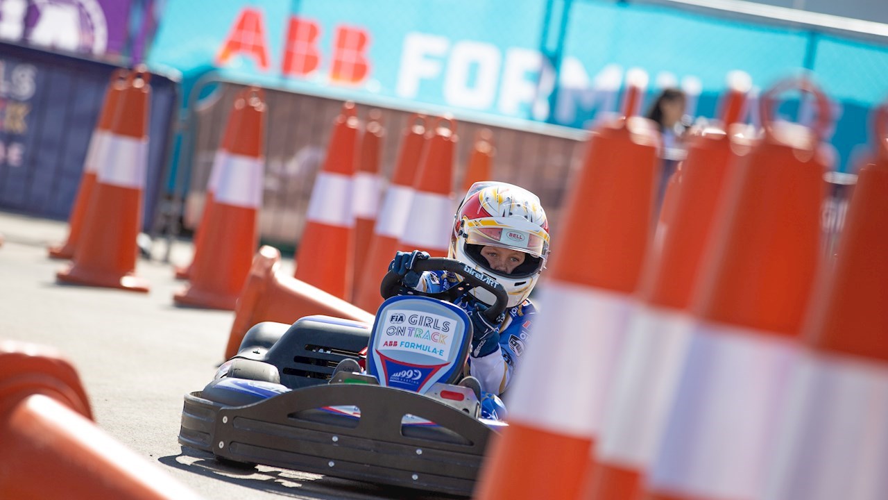 ABB gibt globale Partnerschaft mit «FIA Girls on Track» bekannt