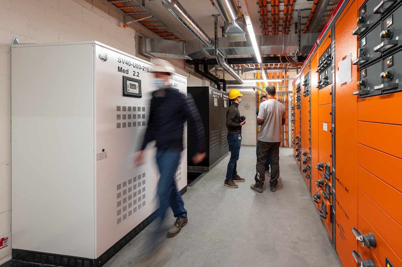 Linke Seite: USV-Anlage / Rechte Seite: MNS 3.0 Anlage