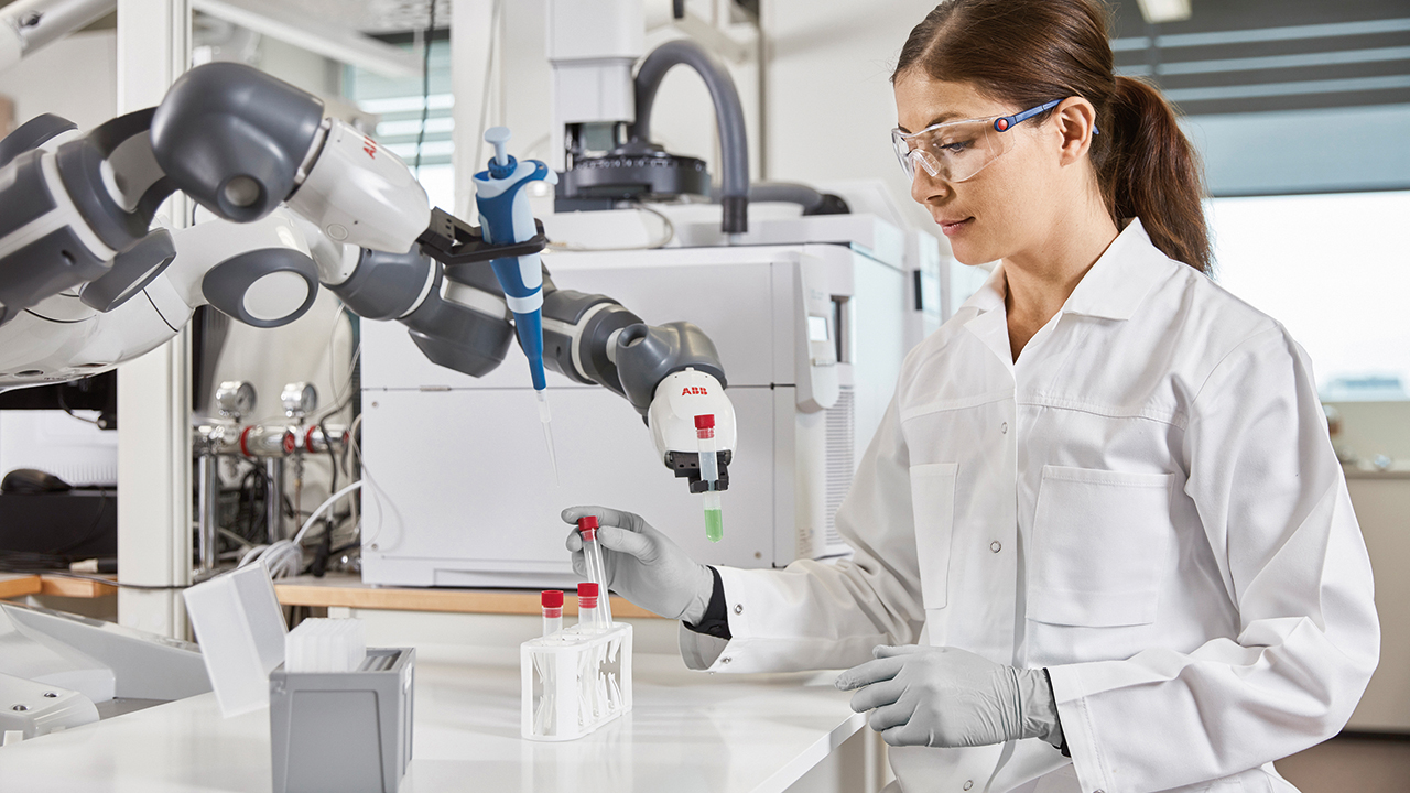 03 In hospital labs, many manual steps involving laborious, repetitive tasks can benefit from robot assistants.