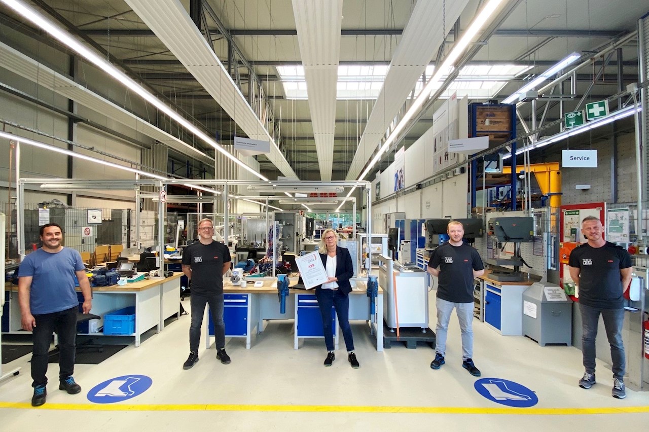 Bild: ABB Ratingen erhält für seine hervorragende Ausbildungsqualität das Gütesiegel „Ausgezeichneter Ausbildungsbetrieb“.