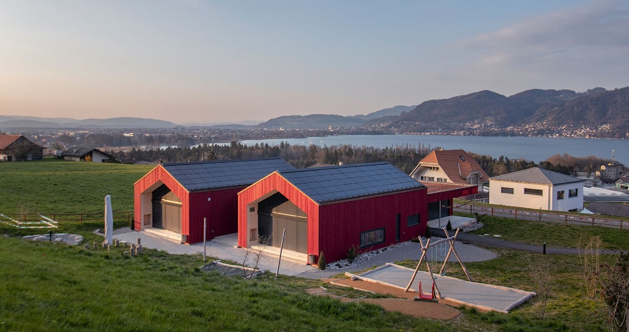 Ein Beispiel für ein Solardach von 3S Solar Plus: Kindergarten in Einigen.