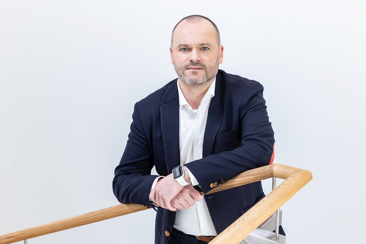 Dainius Bružas, Igaunijas, Lietuvas un Latvijas Elektrifikācijas sadales risinājumu un viedo ēku nodaļas mārketinga un pārdošanas vadītājs