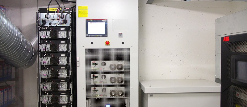 Die Energiespeicherlösung mit den Lithium-Ionen-Akkus in der Bergstation.