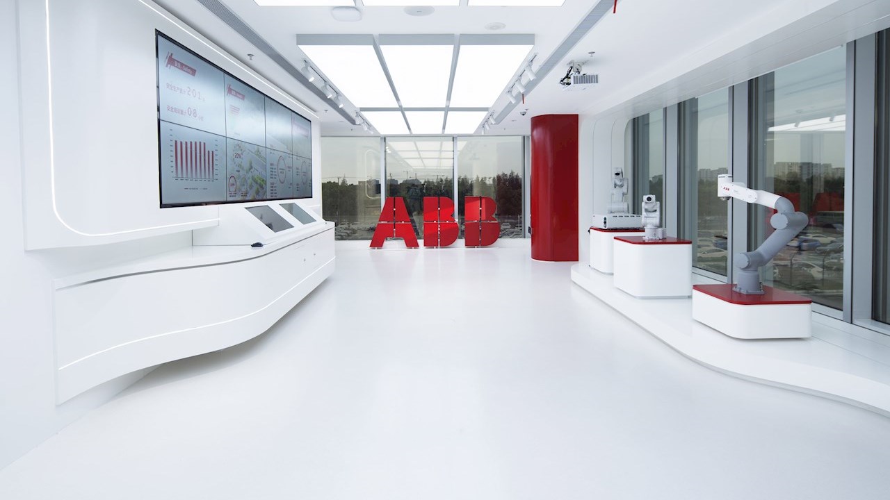 Společnost ABB otevírá špičkovou moderní robotickou továrnu v Šanghaji  
