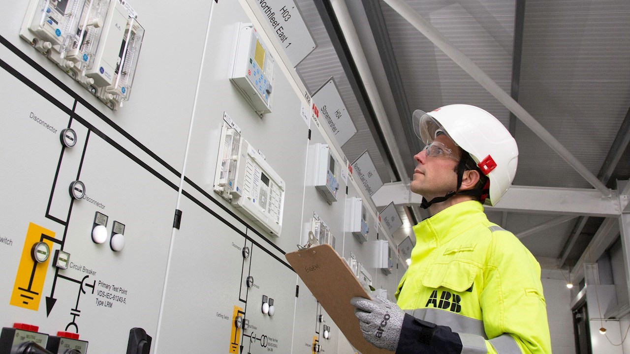 ABB y UK Power Networks cambian a un futuro sostenible con las primeras celdas, de doble barra de 36 kV AirPlus™, del mundo