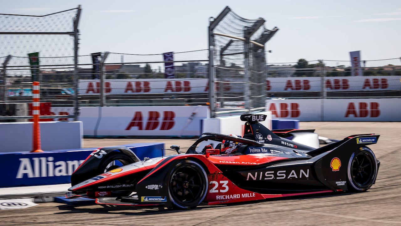 ABB Formula E unites future of e-mobility with a twist of tradition in Berlin