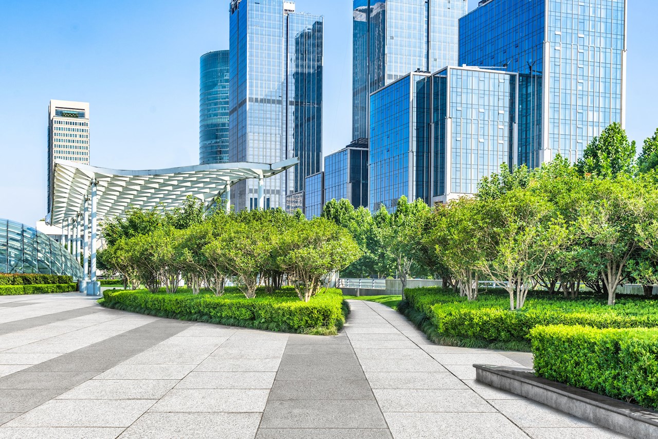 Die Zusammenarbeit zwischen ABB und Caverion hat das Ziel, die Herausforderungen zur Senkung der Kohlenstoff-Emissionen in ausgewählten Märkten zu bewältigen.