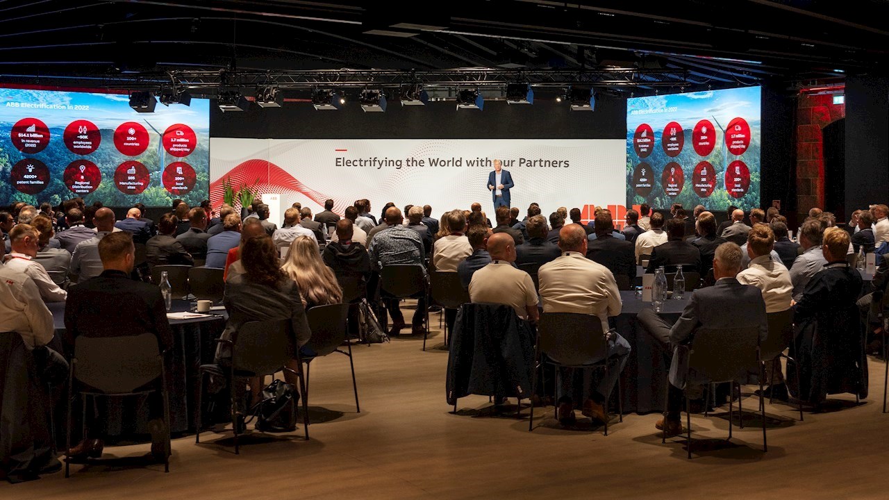 Tvarumas ir permainų energetikoje skatinimas – pagrindinės temos ABB elektrifikacijos partnerių renginyje Kopenhagoje