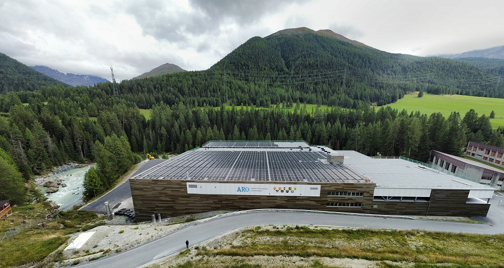 Die neue Abwasserreinigungsanlage in S-chanf liegt direkt am Inn. Das gereinigte Wasser wird aber zuerst in das Kanalsystem der Engadiner Kraftwerke gepumpt.
