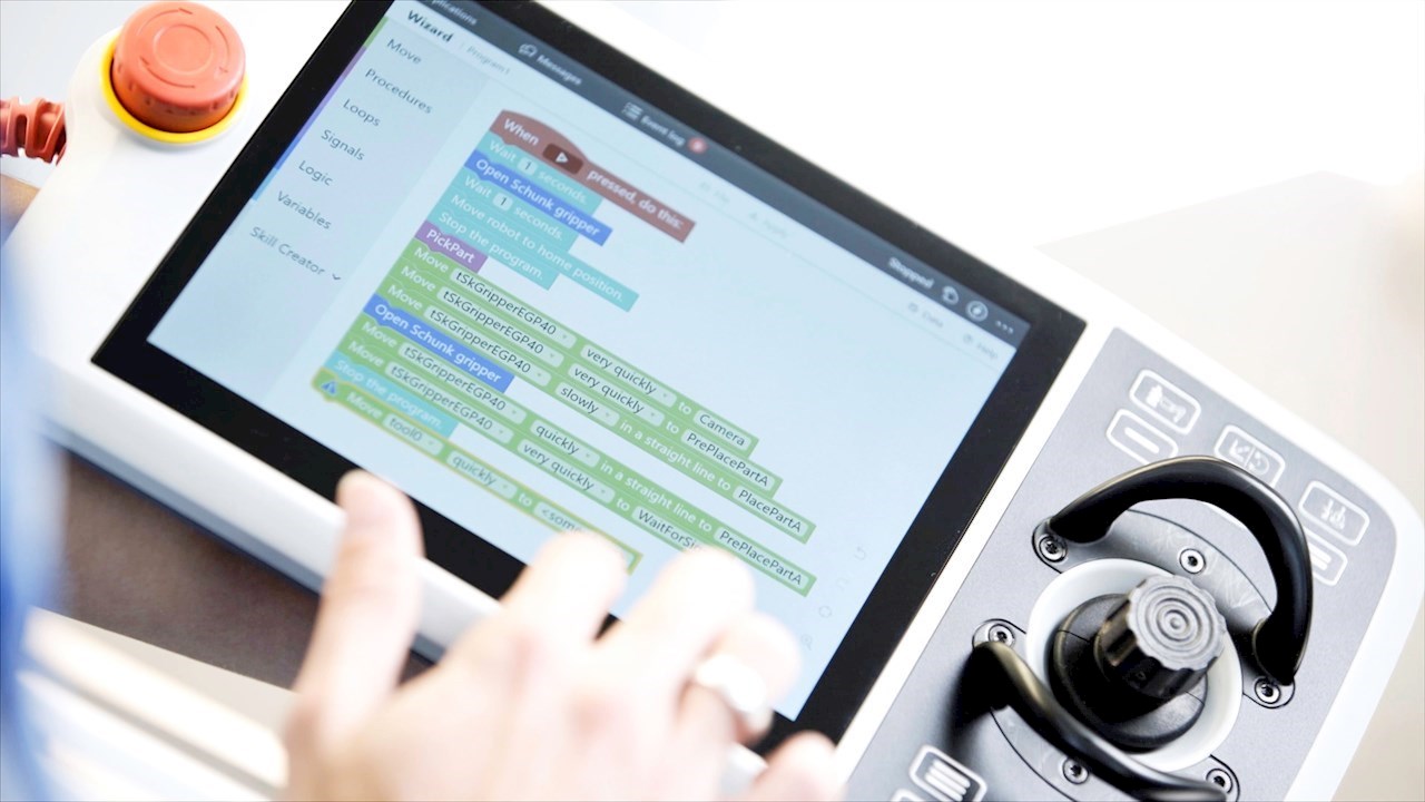 ABB, kodsuz Kolay Programlama Sihirbazı özelliğini endüstriyel robotları da kapsayacak şekilde genişletiyor