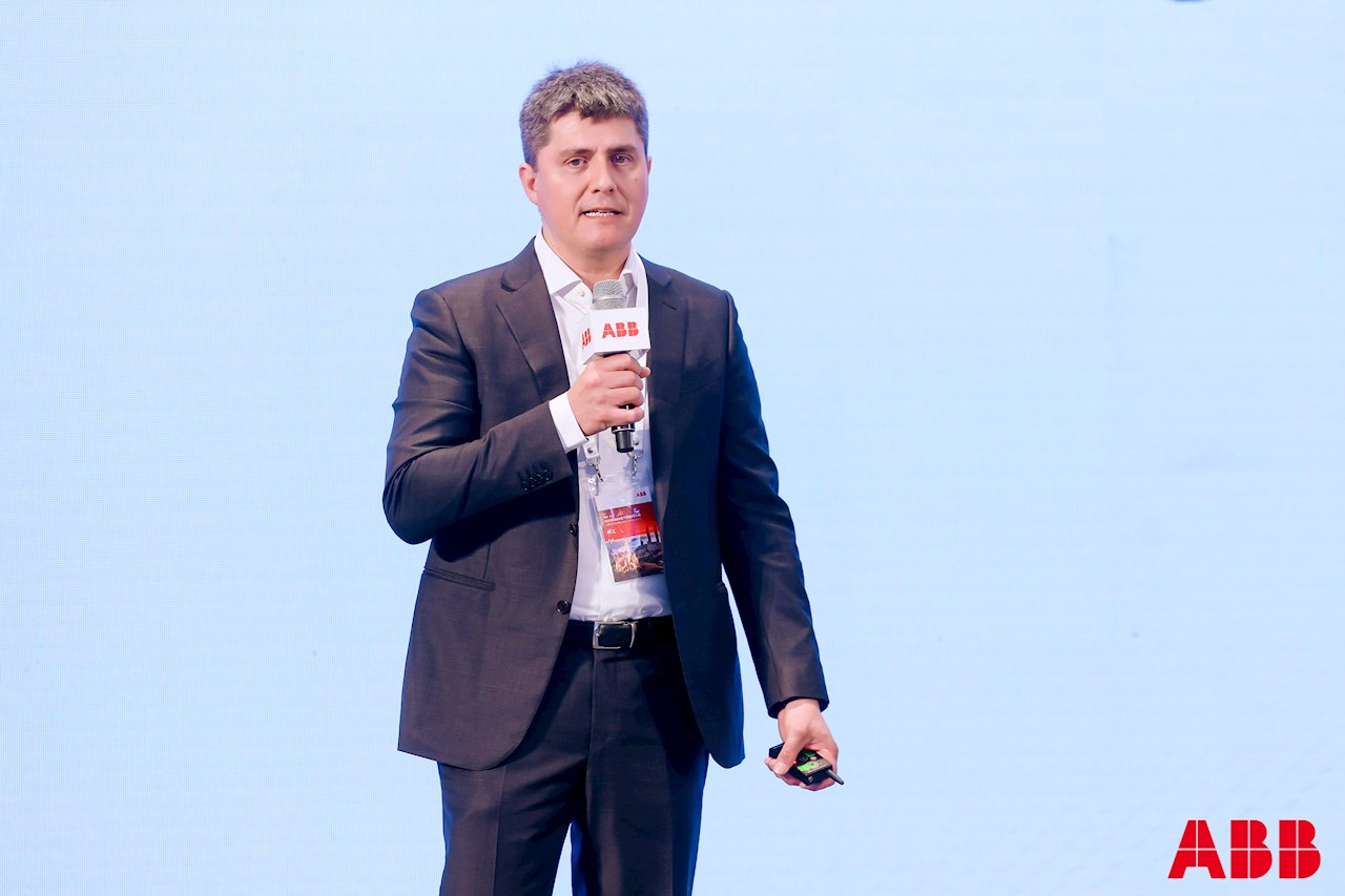 ABB电气事业部智慧建筑/智慧电力业务单元美国，拉美，中东，非洲和亚洲市场销售负责人Piero-Giorgio Schiannini