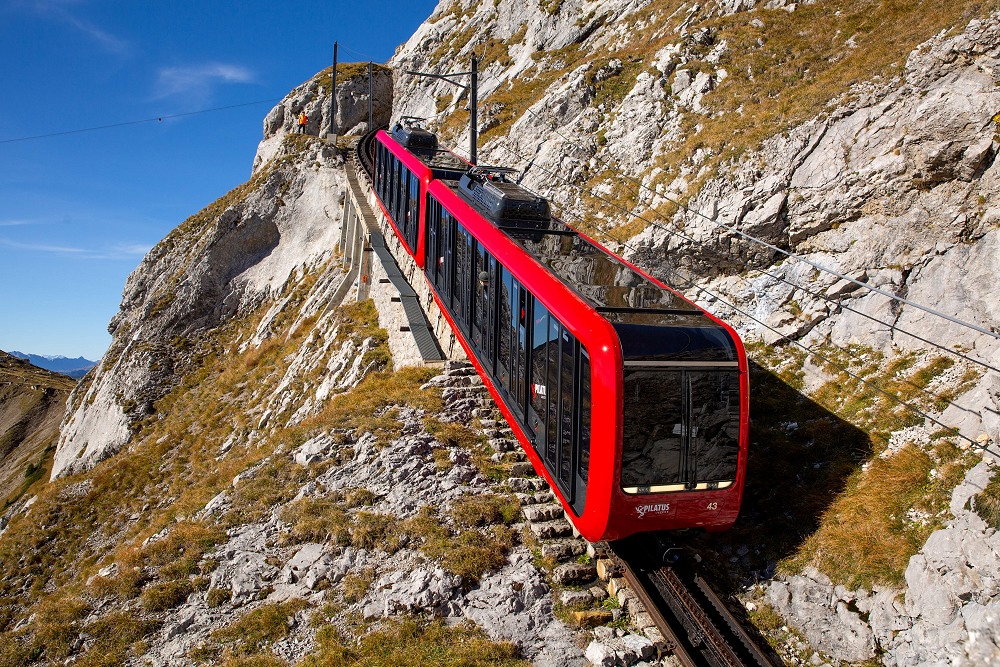 Richtung Pilatus Kulm wird die Strecke richtig steil.