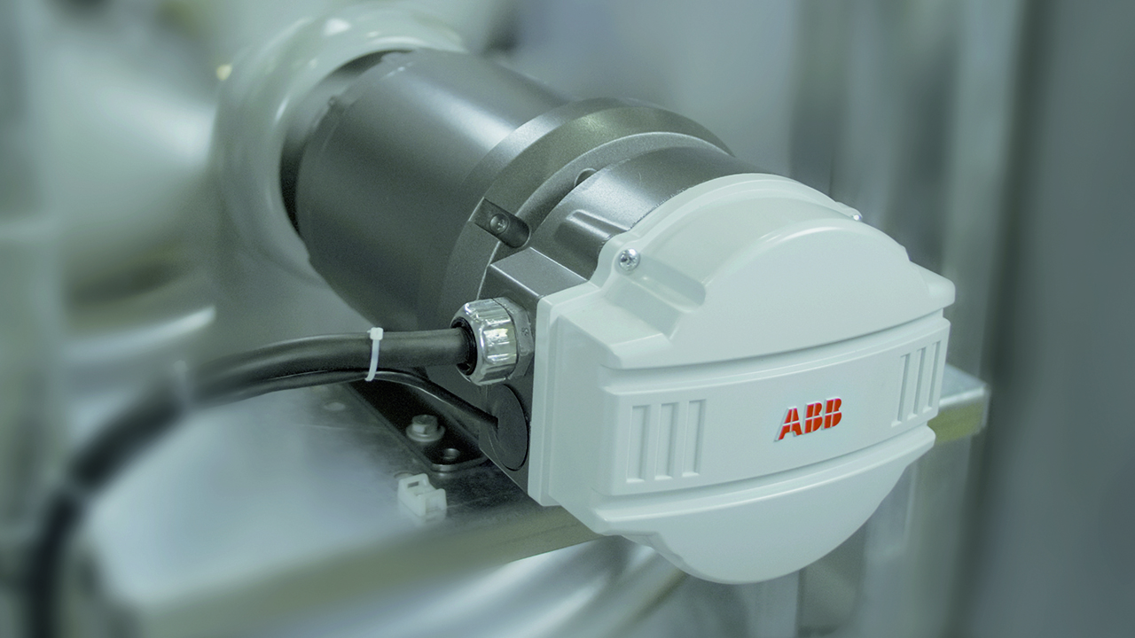 01 IMDs, such as the ABB Baldor-Reliance EC Titanium axial mount IED shown here powering an axial fan, deliver many benefits.