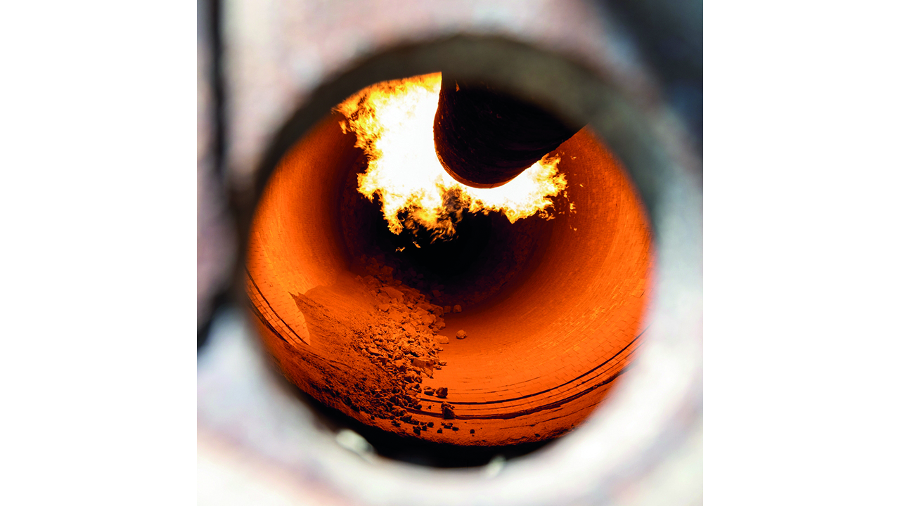 01 ABB’s new ProKiln gas sampling probe overcomes many of the challenges of placing equipment in the hostile environment at the gas inlet of a cement kiln.