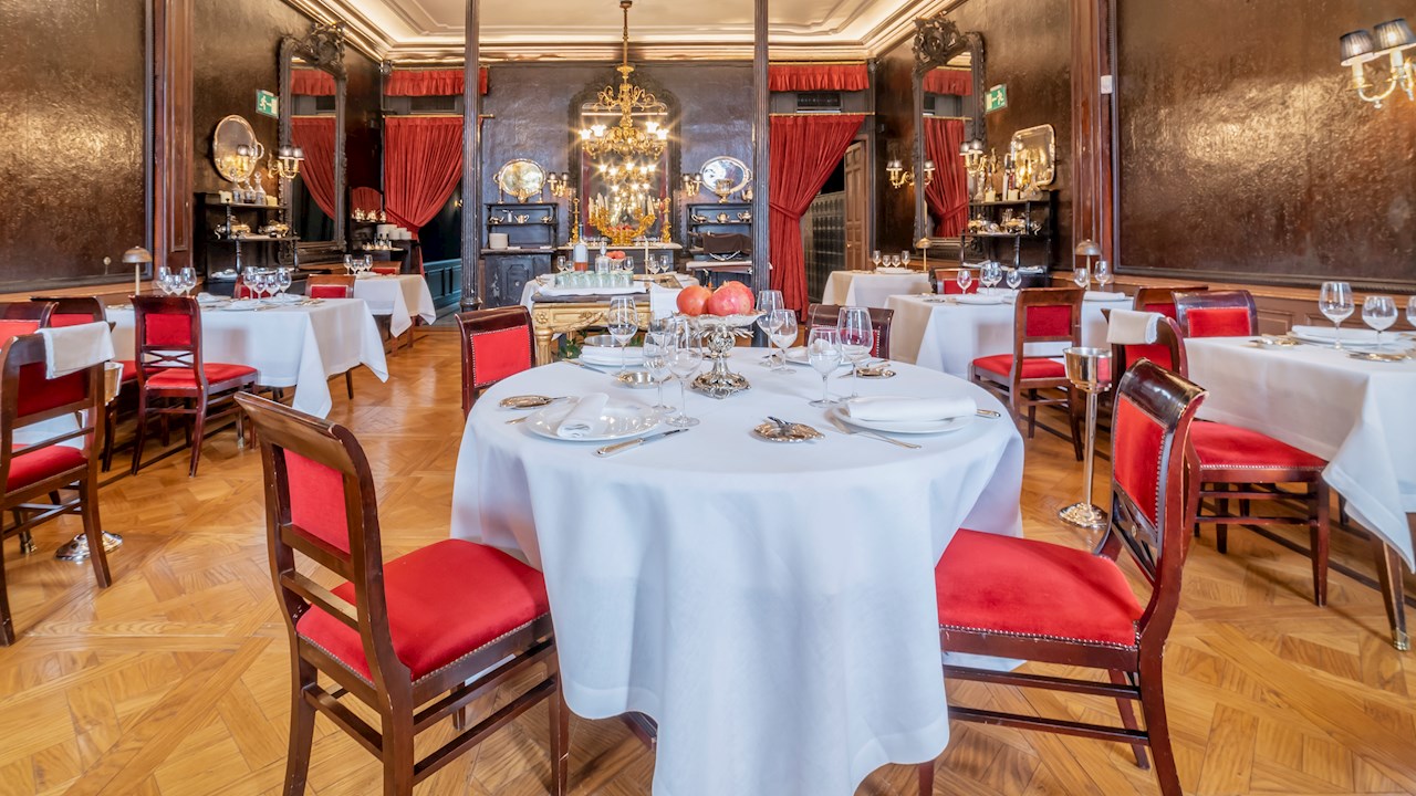 Sky Niessen aporta el toque de
modernidad a Lhardy, el restaurante más
emblemático de Madrid