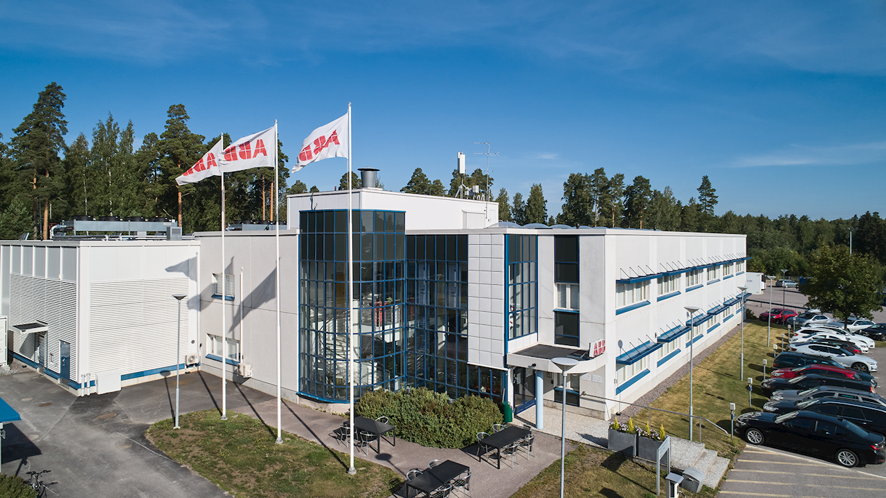 A műanyaghulladékot a felére csökkentették az ABB finnországi, porvoói gyárában