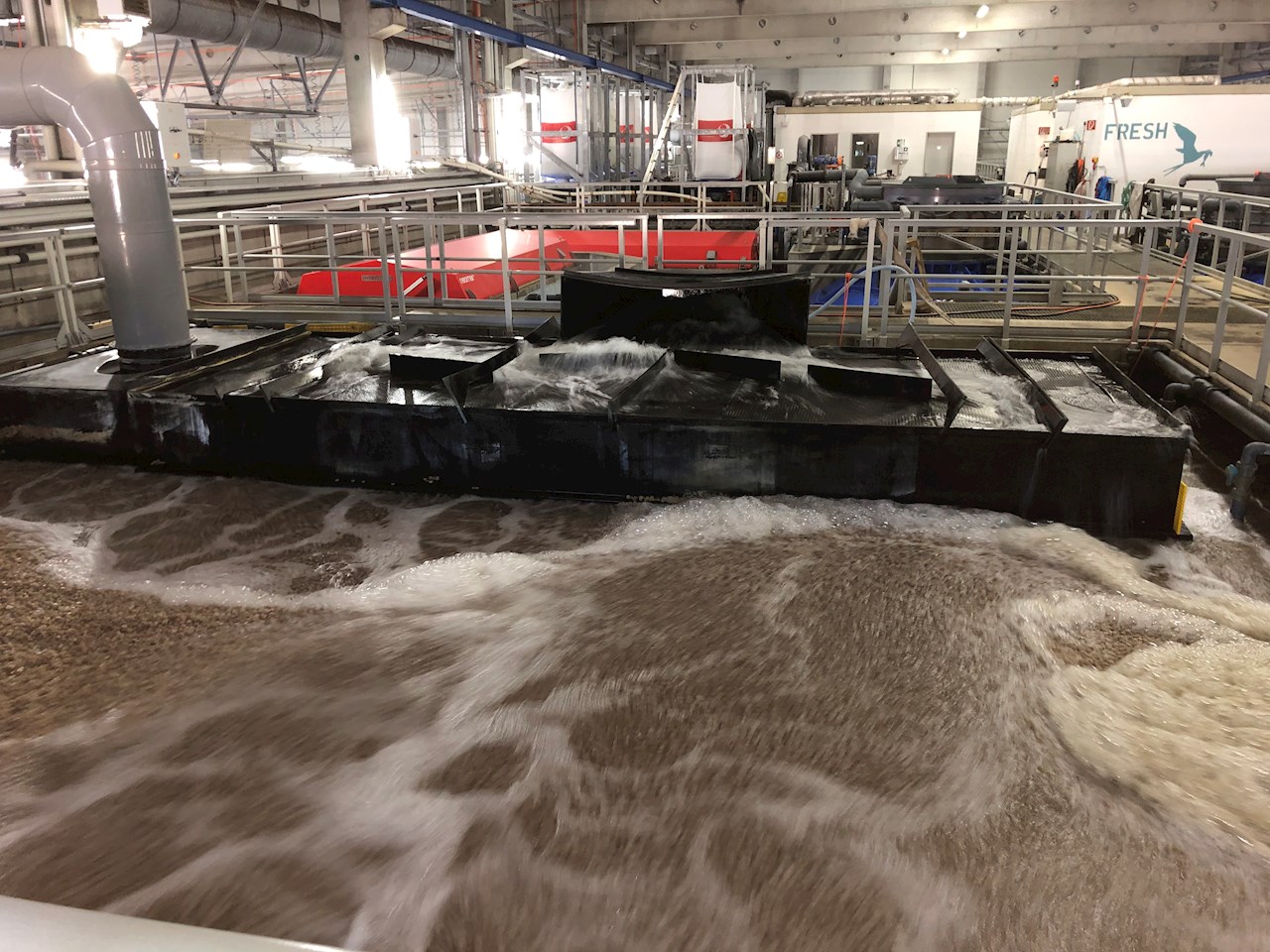 ABB variable speed drives help circulate the water in large saltwater pools