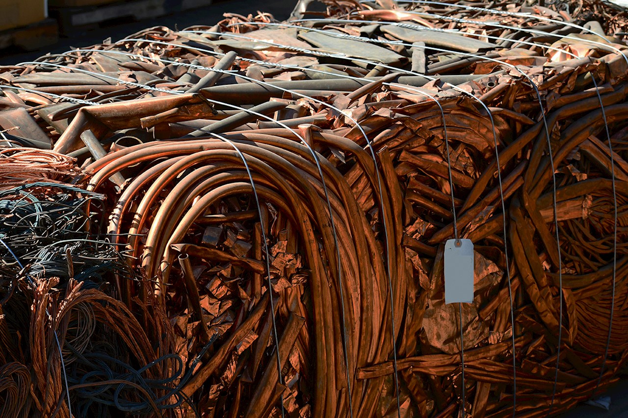 04 Materials such as metals used in motors and their components are designed, produced and used with a sustainable material flow in mind; this includes recycling and reutilization.