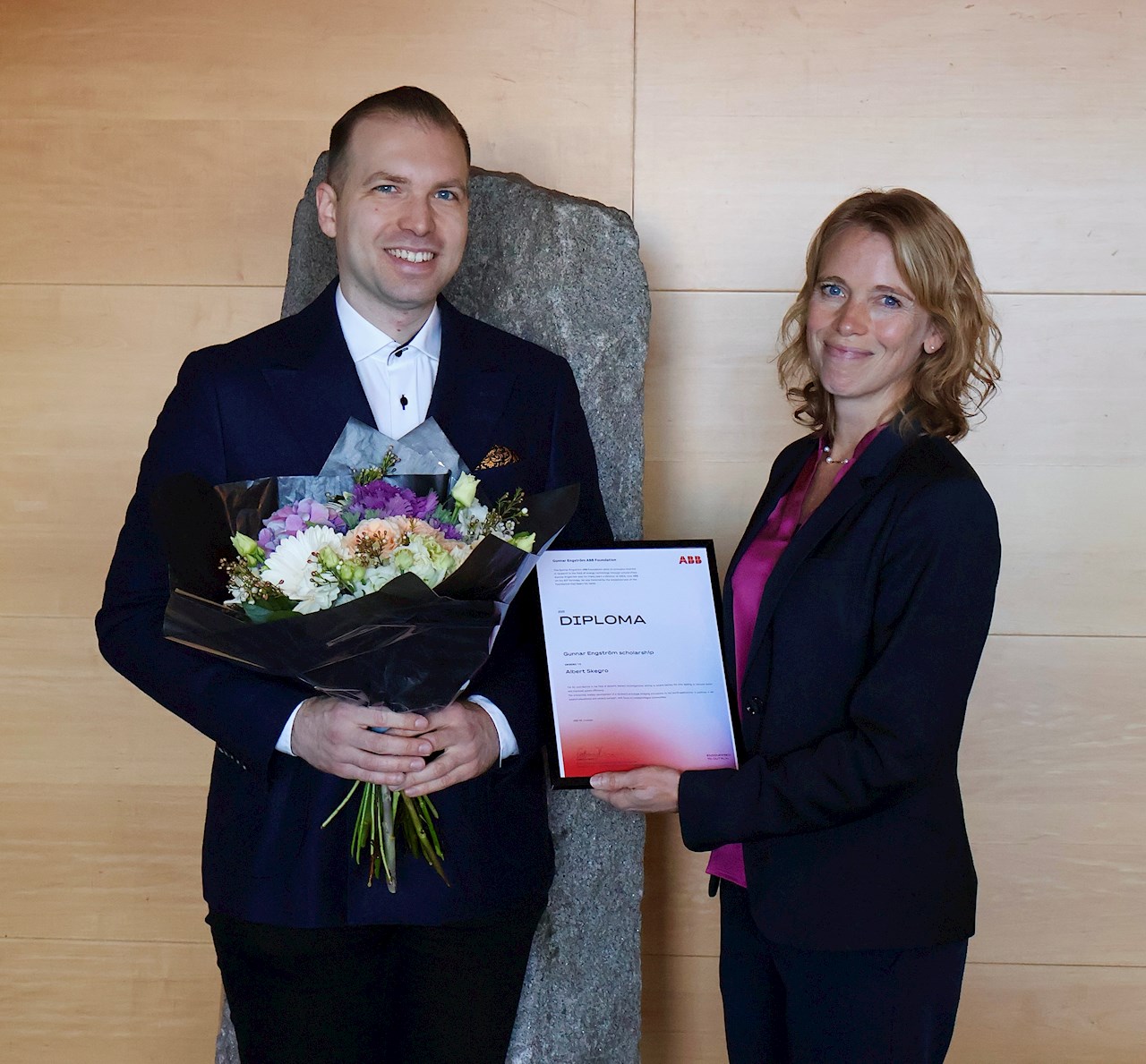 Fr v: Albert Skegro, Chalmers, och Cathrine Helin, ABB. Foto: Agnes Eriksson.