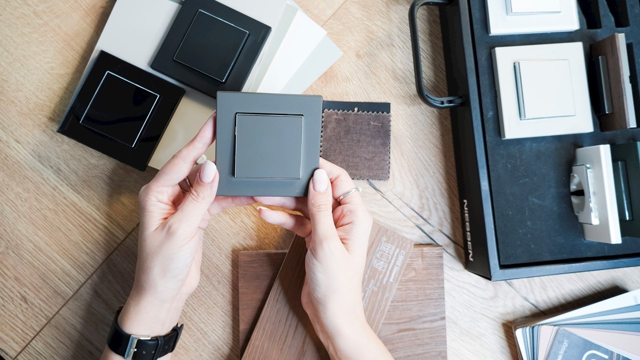 Elektros jungikliai – nuo techninės detalės iki interjero akcento