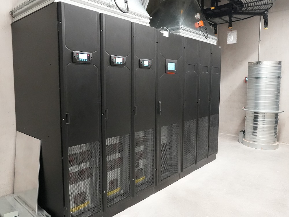 Eine der beiden installierten USV des Typs Megaflex DPA von ABB im D4. 
